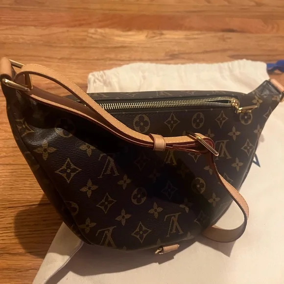 Louis Vuitton Bumbag authentic used great condition - Picture 16 of 16